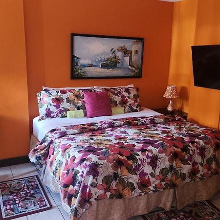 Turtle Towers Apartment โอโชรีโอส ภายนอก รูปภาพ