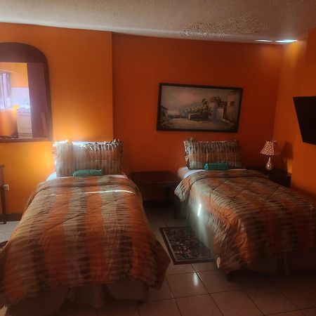 Turtle Towers Apartment โอโชรีโอส ภายนอก รูปภาพ